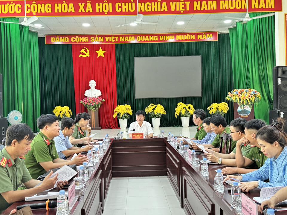 📢 PHƯỜNG BÌNH KIẾN CHỦ TRÌ HỌP TRIỂN KHAI CÁC NỘI DUNG PHỤC VỤ HỘI THI LỰC LƯỢNG THAM GIA BẢO VỆ AN NINH, TRẬT TỰ Ở CƠ SỞ GIỎI NĂM 2026