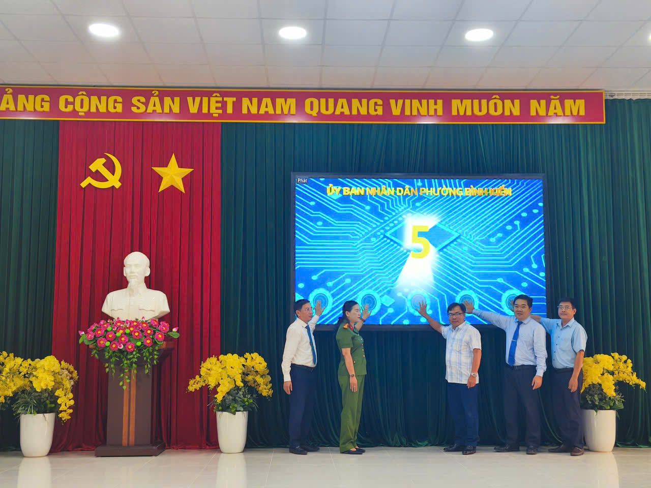 PHƯỜNG BÌNH KIẾN TỔ CHỨC LỄ PHÁT ĐỘNG 100 NGÀY CAO ĐIỂM PHONG TRÀO “BÌNH DÂN HỌC VỤ SỐ”