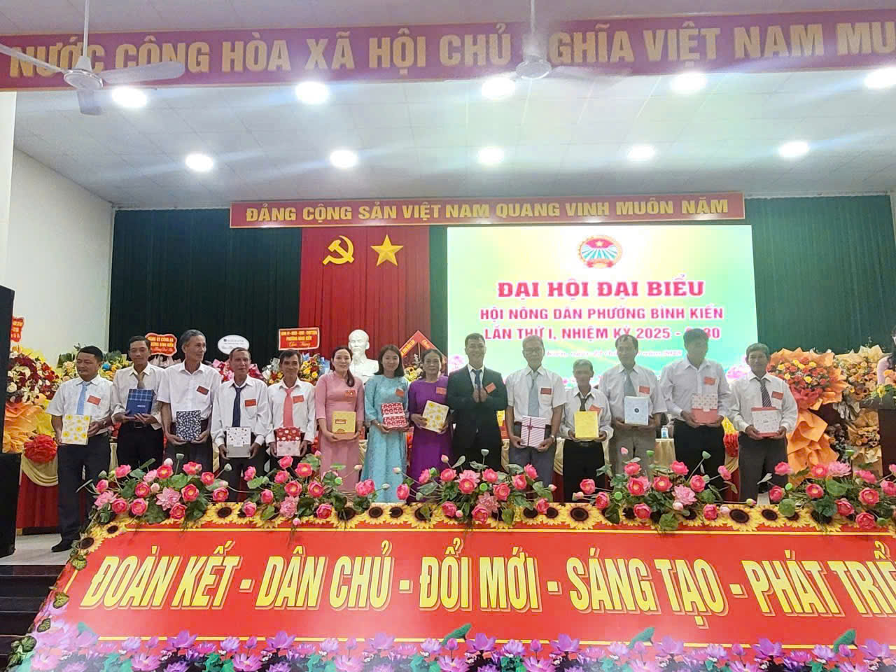 z7148662160765_24aeb2a5765b324a42e0de9e57ab82f2