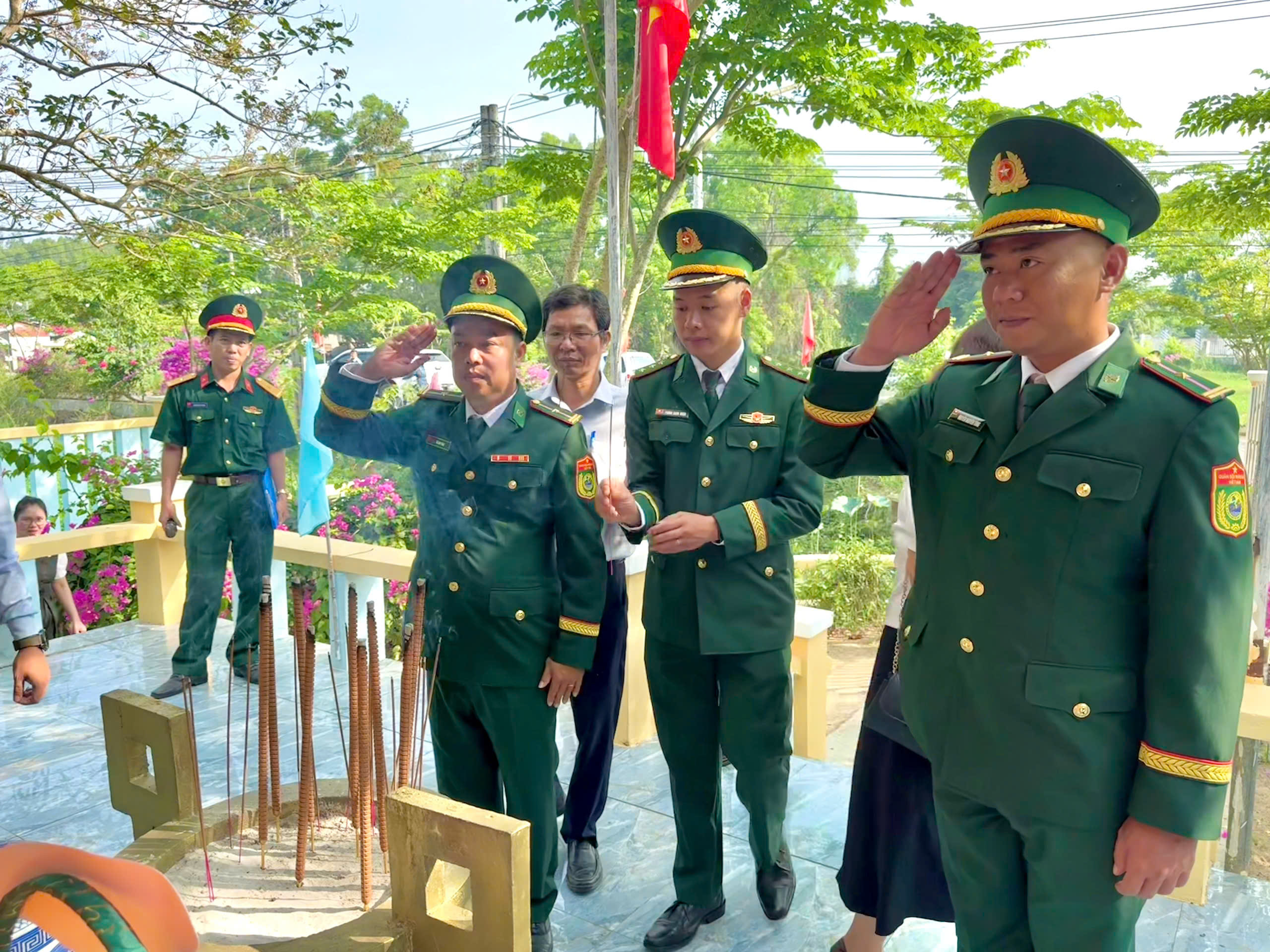 z7773847613565-03765c6a3eadd92d350a4300f48ae860