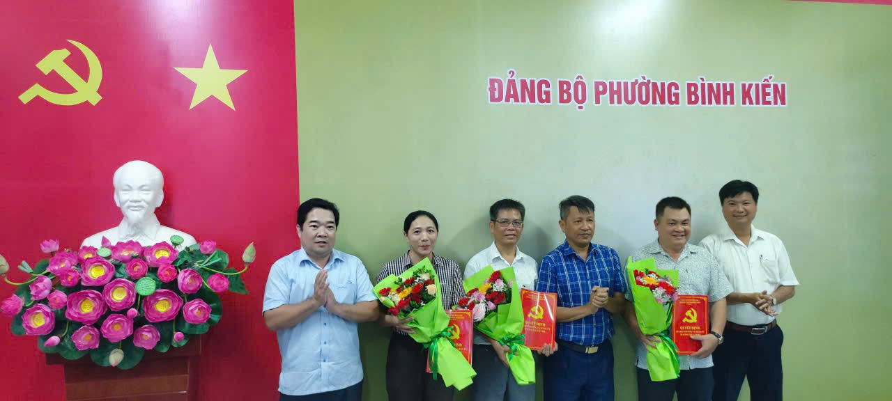HỘI NGHỊ CÔNG BỐ, TRAO QUYẾT ĐỊNH NGHỈ CHẾ ĐỘ THEO NGHỊ ĐỊNH 178 VÀ NGHỊ ĐỊNH 67 CỦA CHÍNH PHỦ
