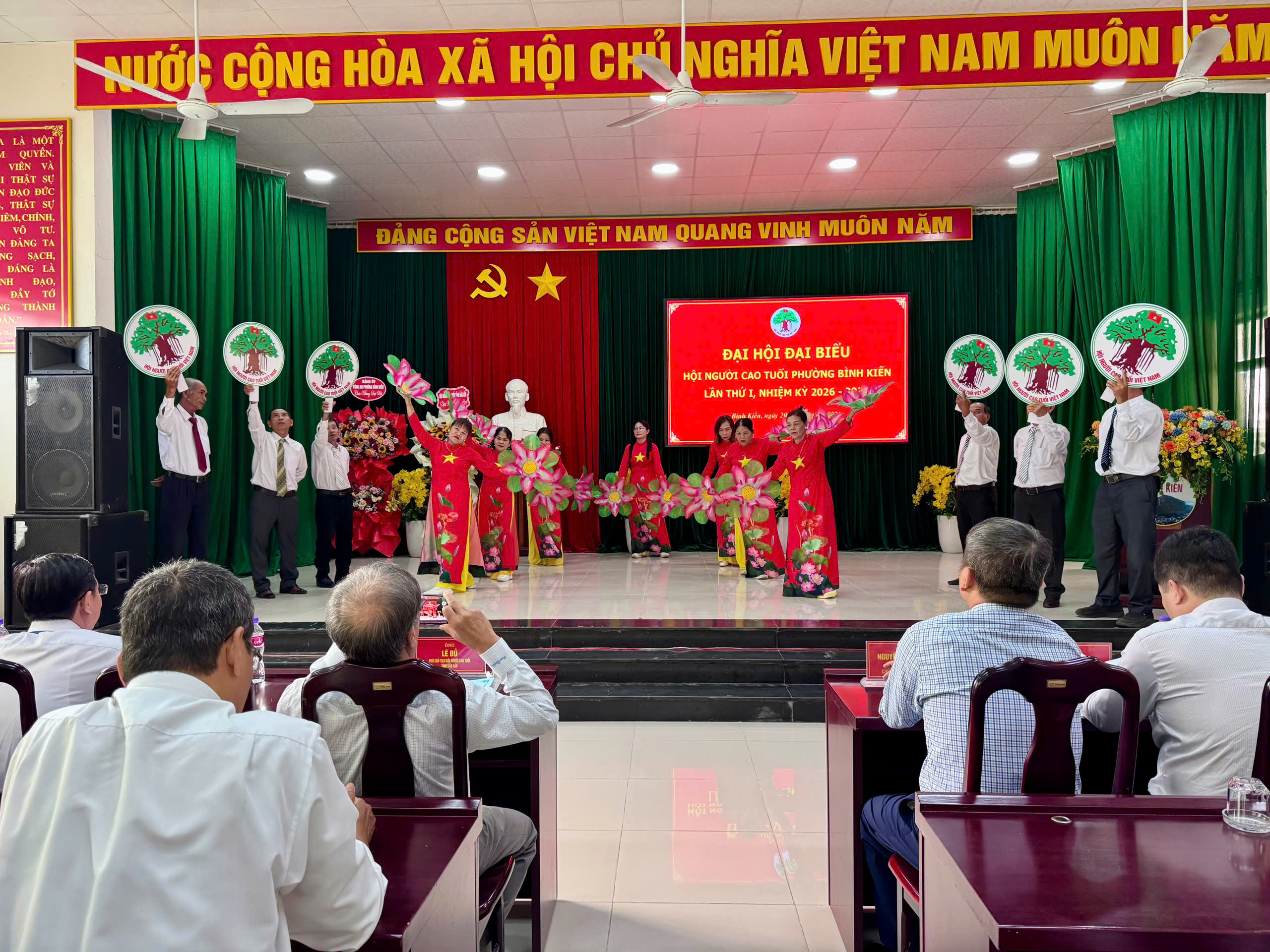 z7744436912999-49a2fc0a13f67b442f4503361f5864dd