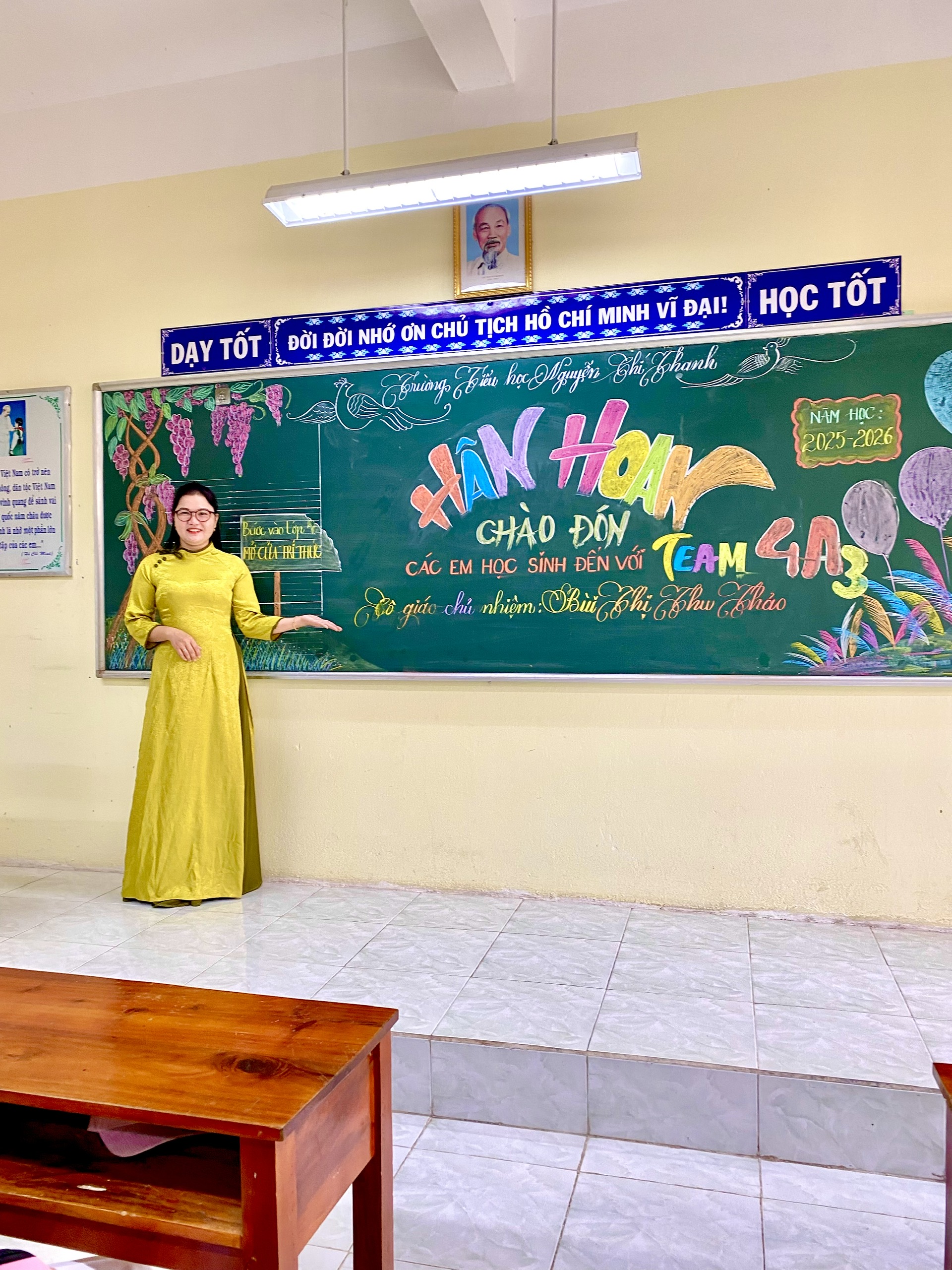 TRỌN VẸN MỘT TÌNH YÊU VỚI NGHỀ TRỒNG NGƯỜI