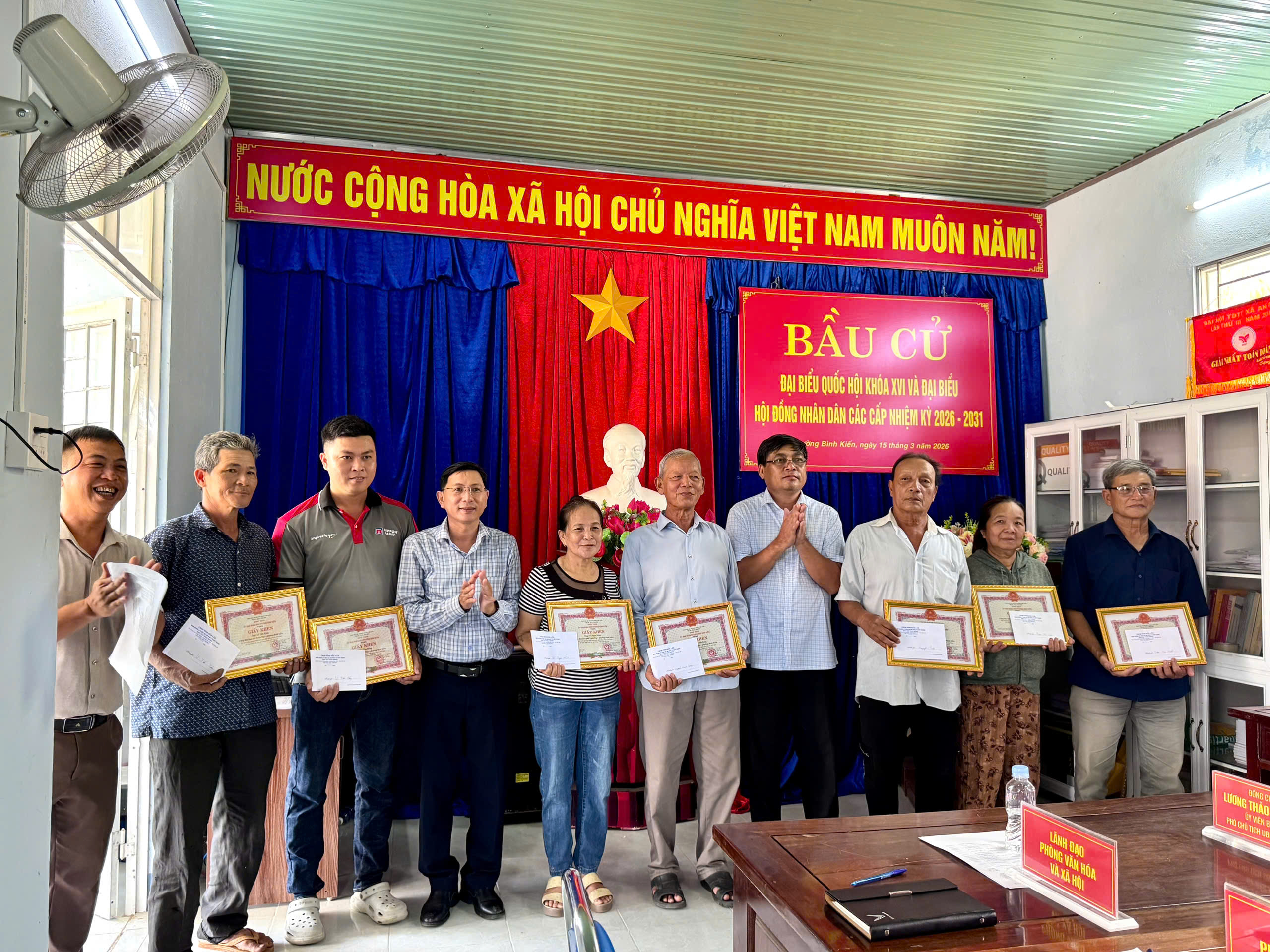 THỰC HIỆN ĐỐI THOẠI, VẬN ĐỘNG VÀ KHEN THƯỞNG CÁC HỘ DÂN BÀN GIAO MẶT BẰNG DỰ ÁN TRƯỚC THỜI HẠN